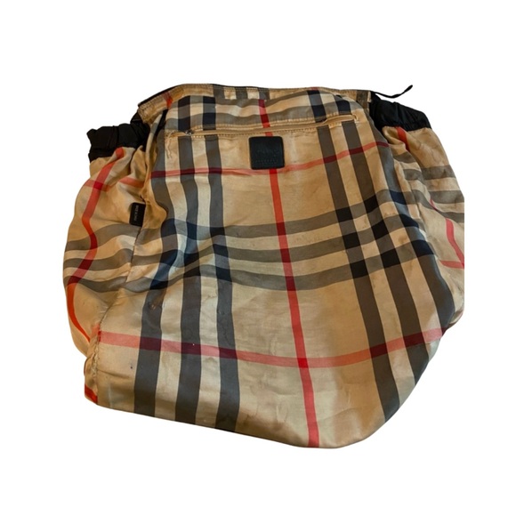 Burberry Nylon Bag with Nova-check Interior - Picture 4 of 13